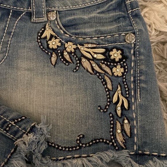 Miss Me Jean Shorts - Picture 3 of 8
